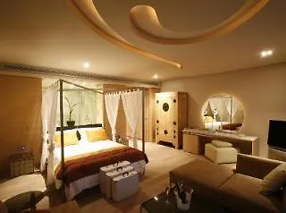 Apartment Paris Center 3 *