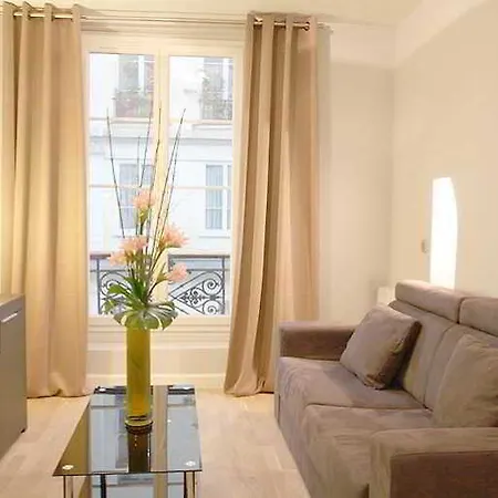 Apartment Paris Center 3